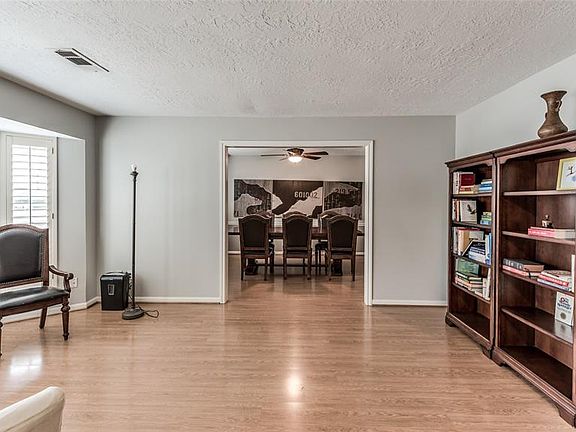 5th image of 1810 Firhill Dr