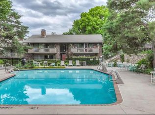 8718 Metcalf Ave APT 101, Overland Park, KS 66212