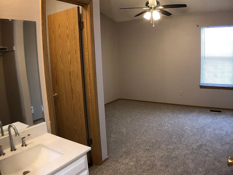 19840 Summerset Ln — Photo 13