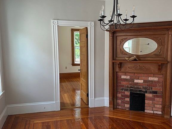 3rd image of 16 Sullivan Rd