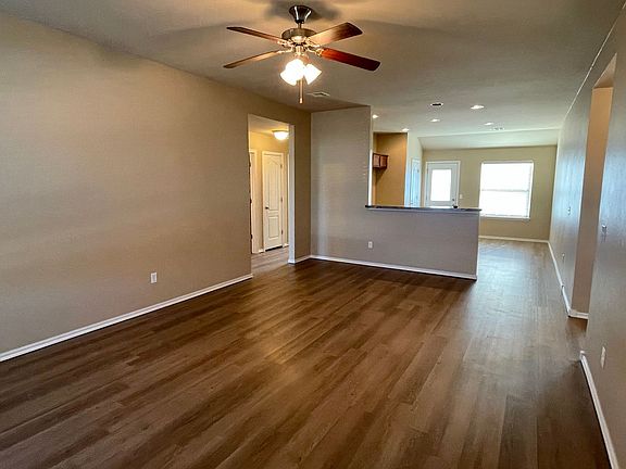 2nd image of 2708 Sugar Pine Dr