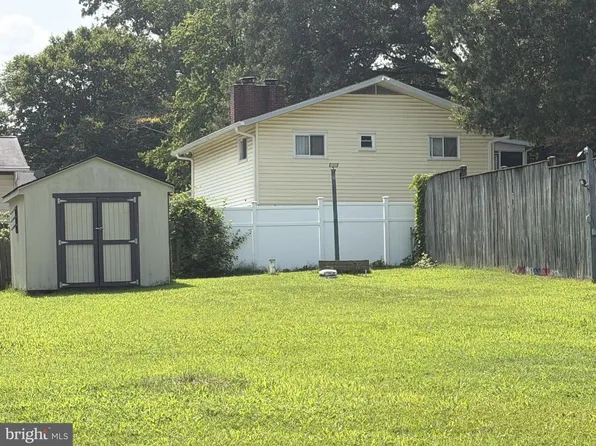 1716 Chesapeake Dr, Edgewater, MD 21037