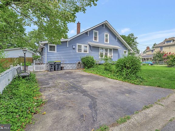 3rd image of 2702 Washington Ave