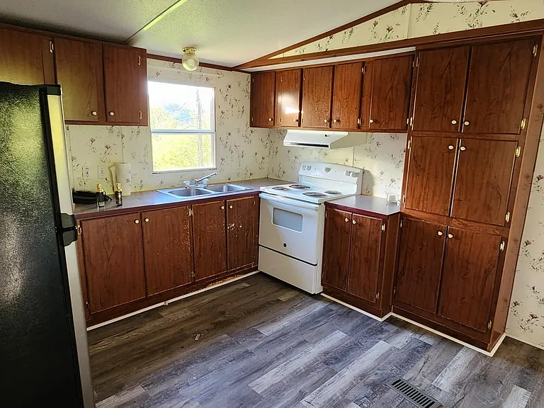 90 Bud Rd — Photo 4