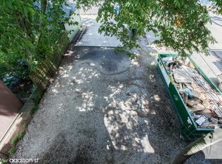 1122 W Addison St #418, Chicago, IL 60613