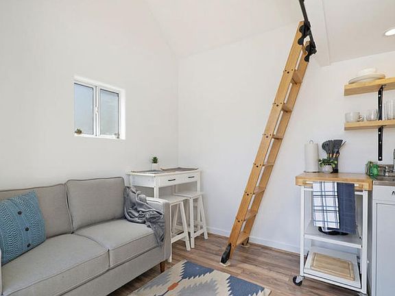 2nd image of 3853 Narragansett Ave #A