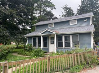 8302 Hillside Rd, Crystal Lake, IL 60012