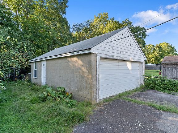 5th image of 2048 Somerset Ave