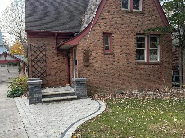 906 Pleasant Dr, Ypsilanti, MI 48197