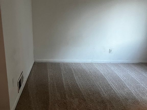 4th image of 2205 Ellsworth Ave