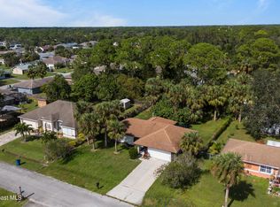 627 Castaways St NE, Palm Bay, FL 32907