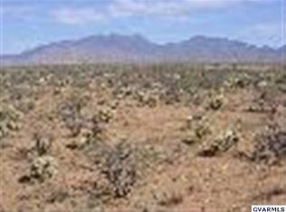 672 E Canyon Rock Rd, Green Valley, AZ 85614