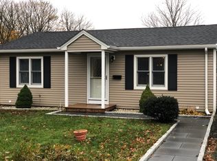 7 Pine Ave, Fairhaven, MA 02719