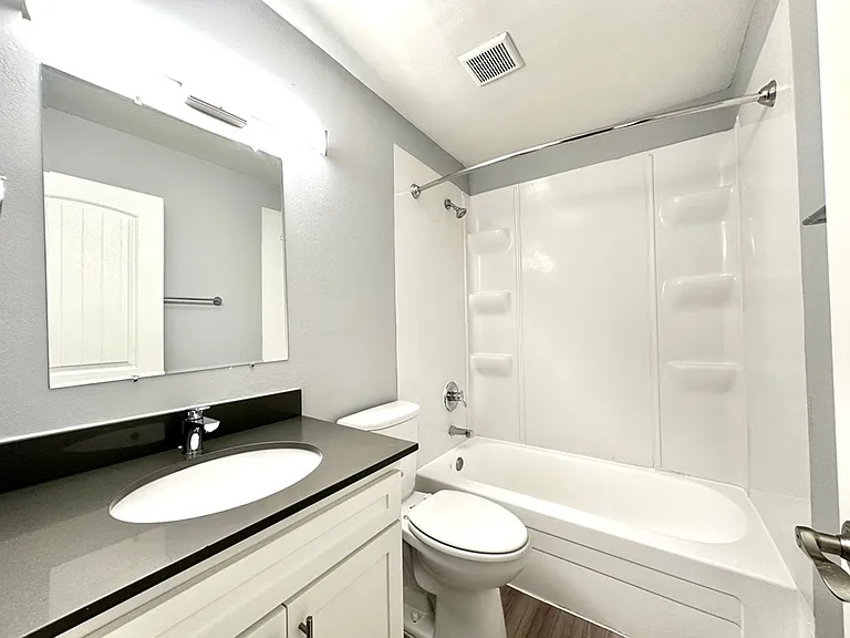 J3 Apartments — Photo 40