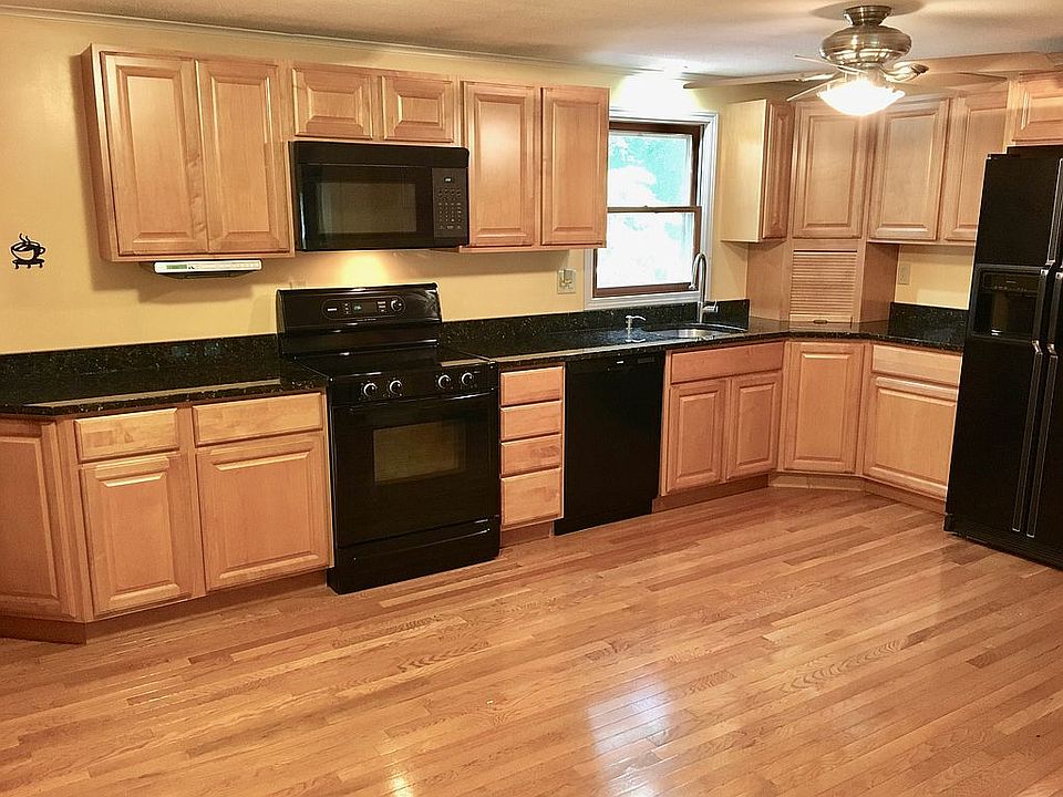 2nd image of 172 Spring St