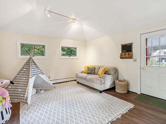 3rd image of 231 Spurwink Avenue