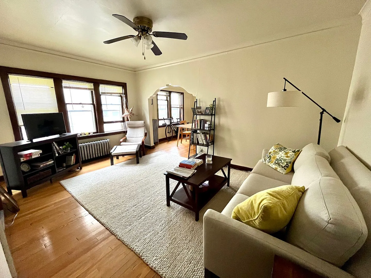 3825 N Oakland Ave — Photo 2