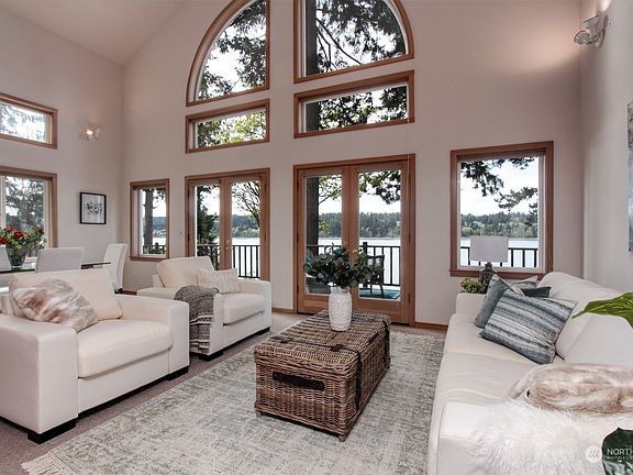 5th image of 6919 Crystal Springs Drive NE