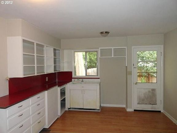 3rd image of 66 S Folsom St #B