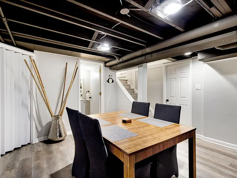 2024 Rowland Ave — Photo 17