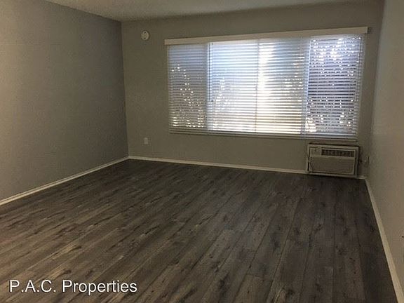 5th image of 14142 Victory Blvd #9067634