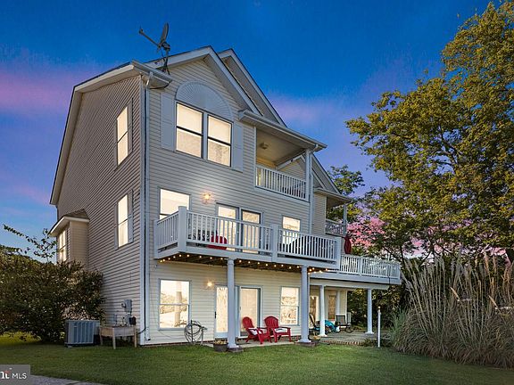 4th image of 39980 Mary Helen Way