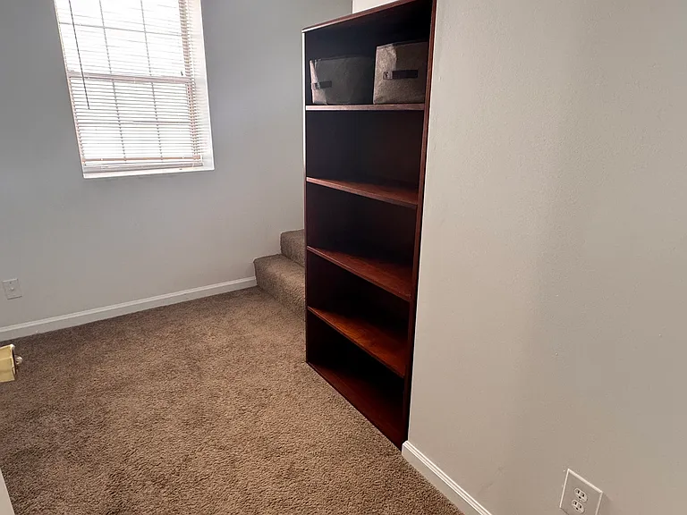 Room/Den