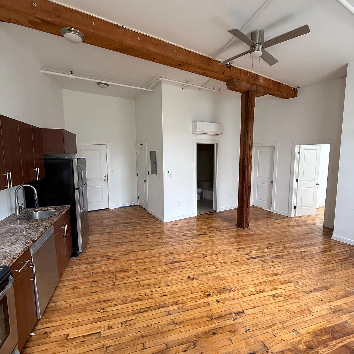 2 bed, 1.0 bath, $2,195 — Photo 2