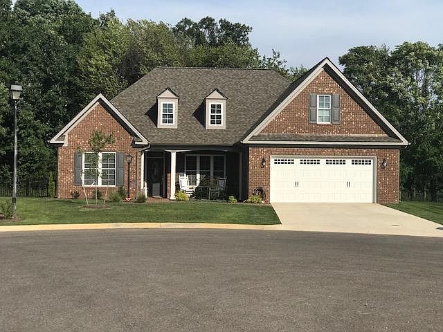 1st image of 184 N Oaks Dr