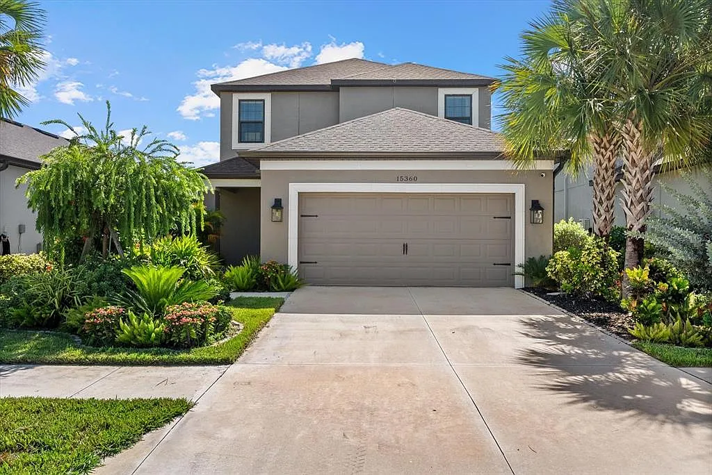 4 bed, 3.5 bath, 2582 sqft, $3,600 — Photo 1