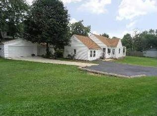 215 S Prairie Rd, New Lenox, IL 60451