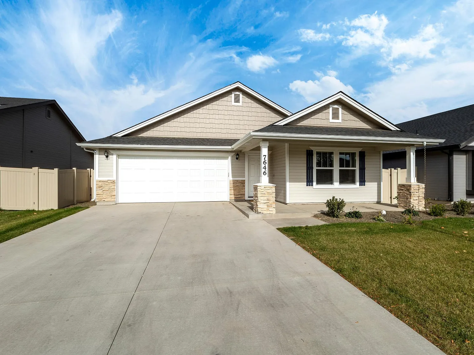7646 E Declaration Dr — Photo 2