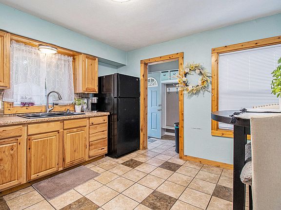5th image of 207 Kellogg St