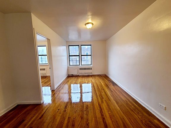 2nd image of 1160 Manor Ave #5