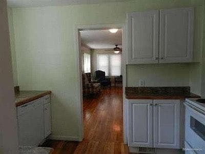 4th image of 18 Englewood Ave