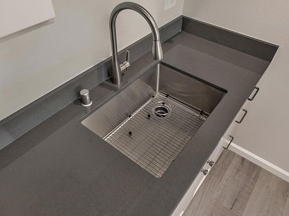 5th image of 864 Tamalpais Ave Unit B