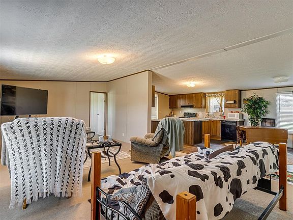 3rd image of 320 Nelms Dr