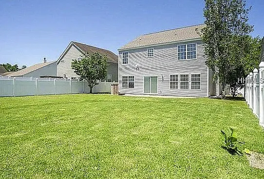 4 bed, 2108 sqft, $1,200 — Photo 2