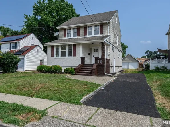 35 Amsterdam Ave, Teaneck, NJ 07666