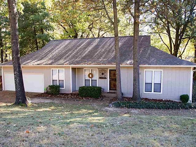 1st image of 8325 Chippingham Dr