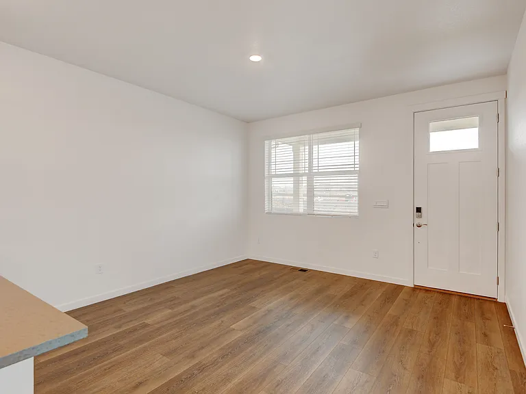 900 Andrews Crest Dr — Photo 16