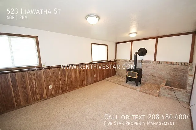 523 Hiawatha St — Photo 12