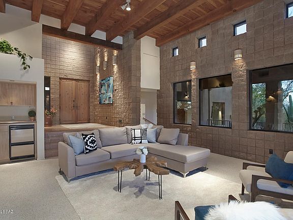 3rd image of 6515 N Ventana Canyon Dr