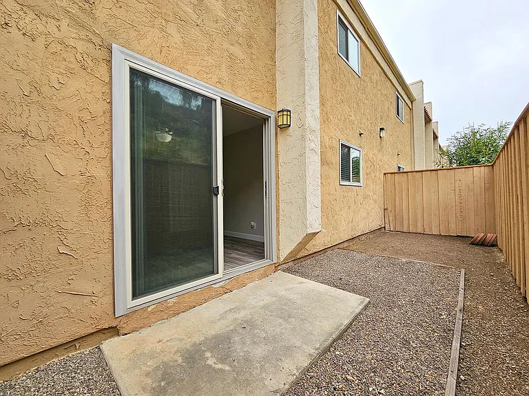 Parklane Apartments — Photo 30