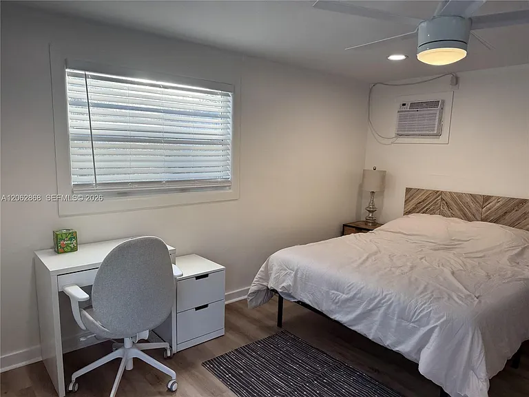 914 N Ocean Breeze #1 — Photo 2