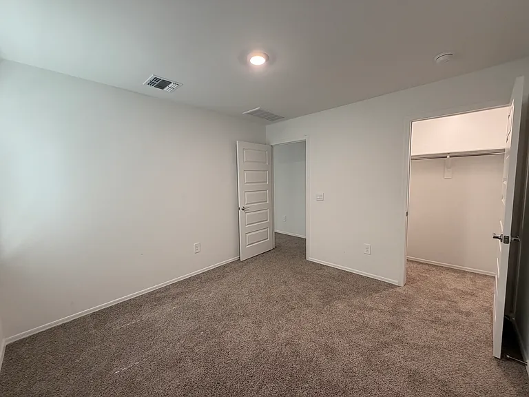 10442 W Guildford Ln — Photo 14