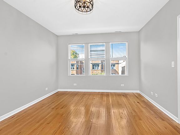 3rd image of 6307 N Claremont Ave APT 3