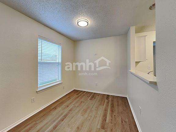 4th image of 525 Shadow Oaks Ct