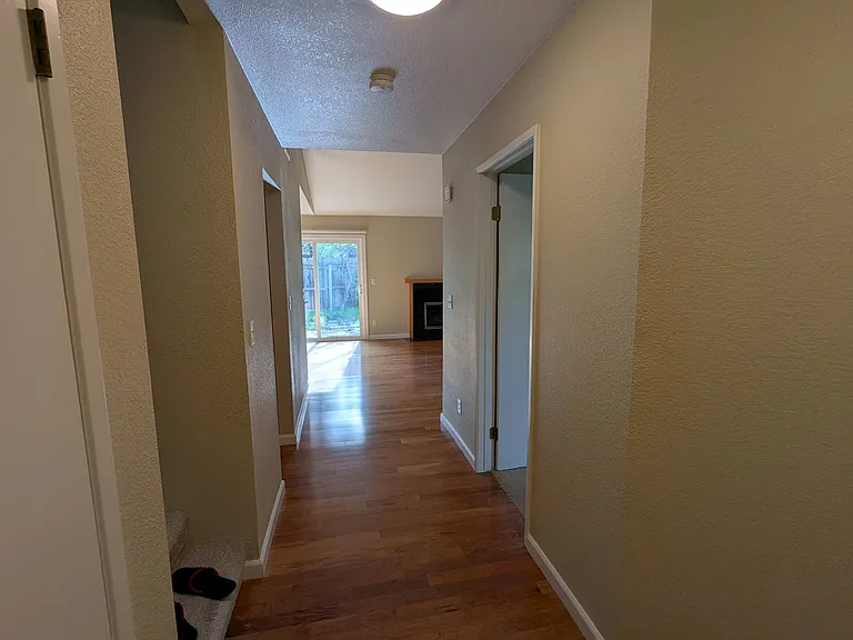 3152 Newport Ter — Photo 2
