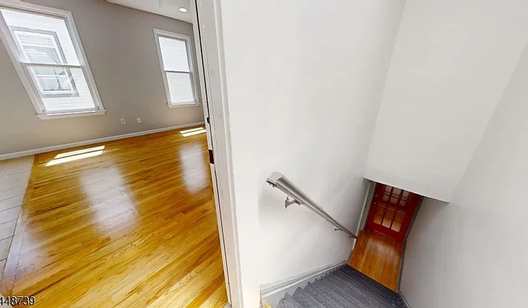 9 Schuyler Ct — Photo 2